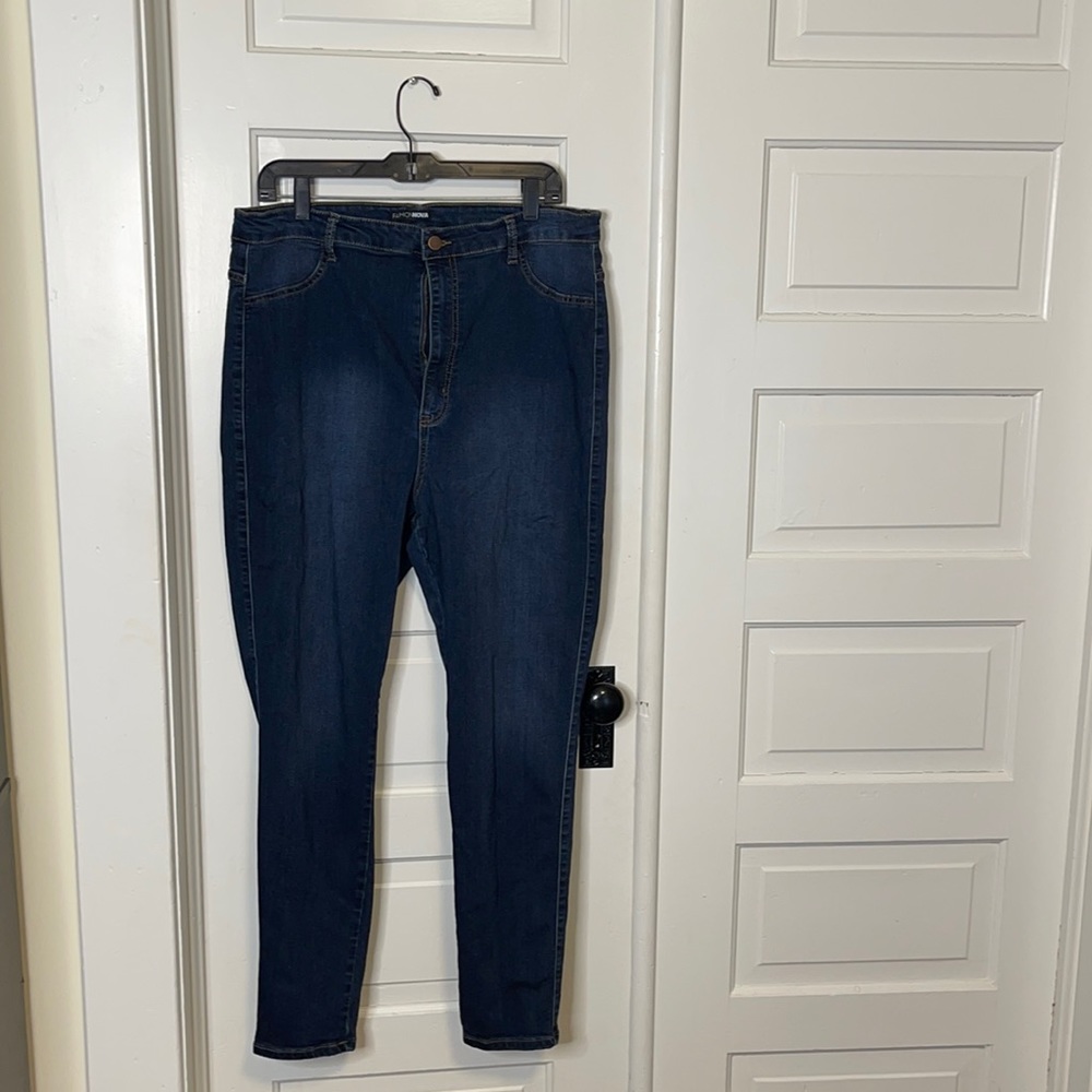 Women’s Fashion Nova curve jeans